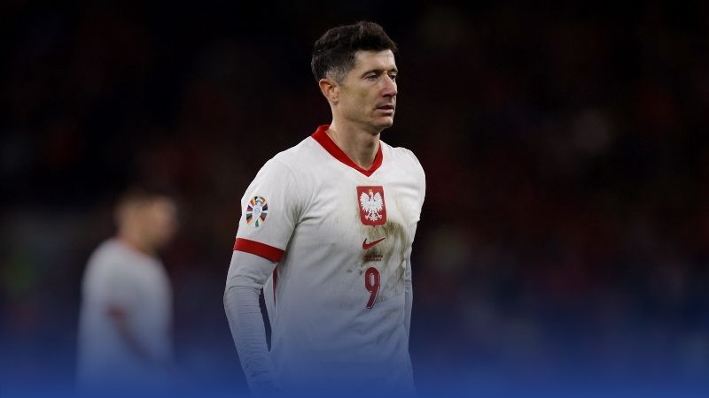 Lewandowski là huyền thoại vĩ đại nhất Ba Lan