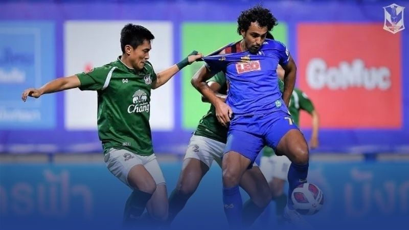 Buriram thống trị Thai League với chuỗi bất bại