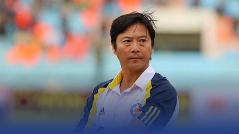 Lê Huỳnh Đức là tượng đài với 3 Quả bóng Vàng và là thủ quân huyền thoại của tuyển Việt Nam.