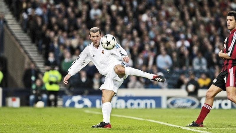 Siêu phẩm volley của Zidane là biểu tượng vĩnh cửu về đẳng cấp nghệ sĩ tại chung kết.